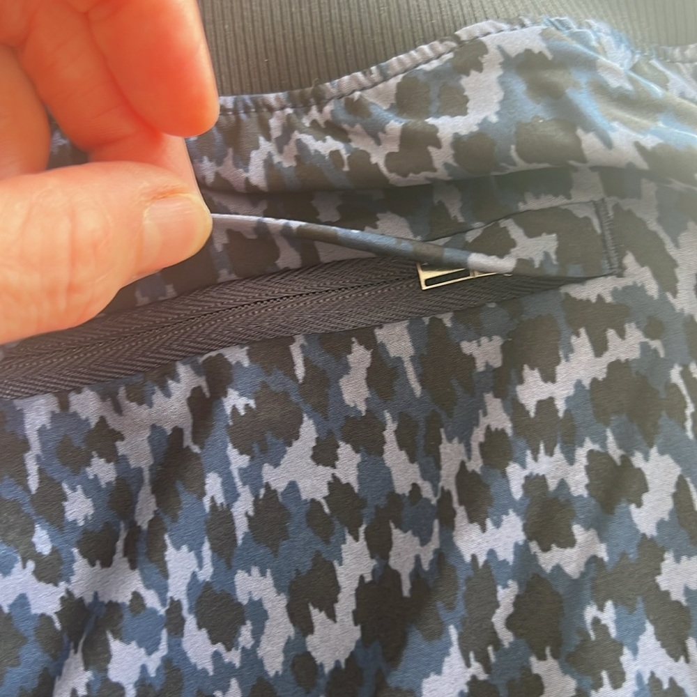 Athleta Brooklyn Printed Short Womens Size 18 NWT - Picture 8 of 8